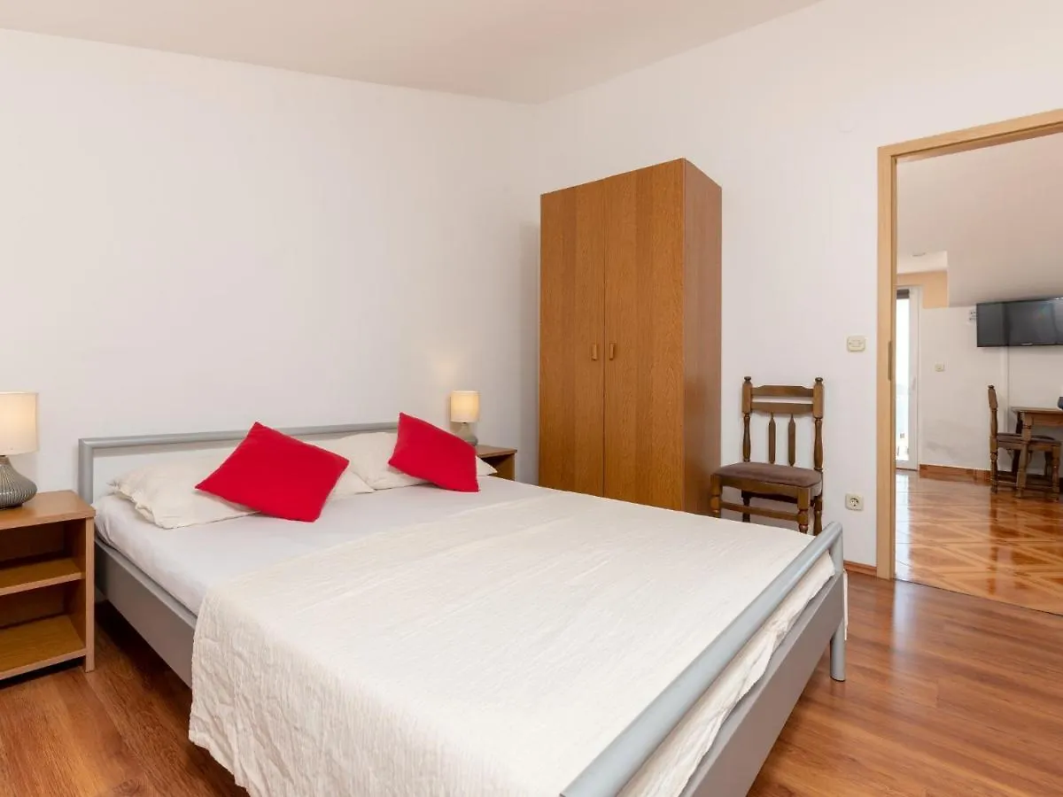 Apartment Siesta Trogir 0*,