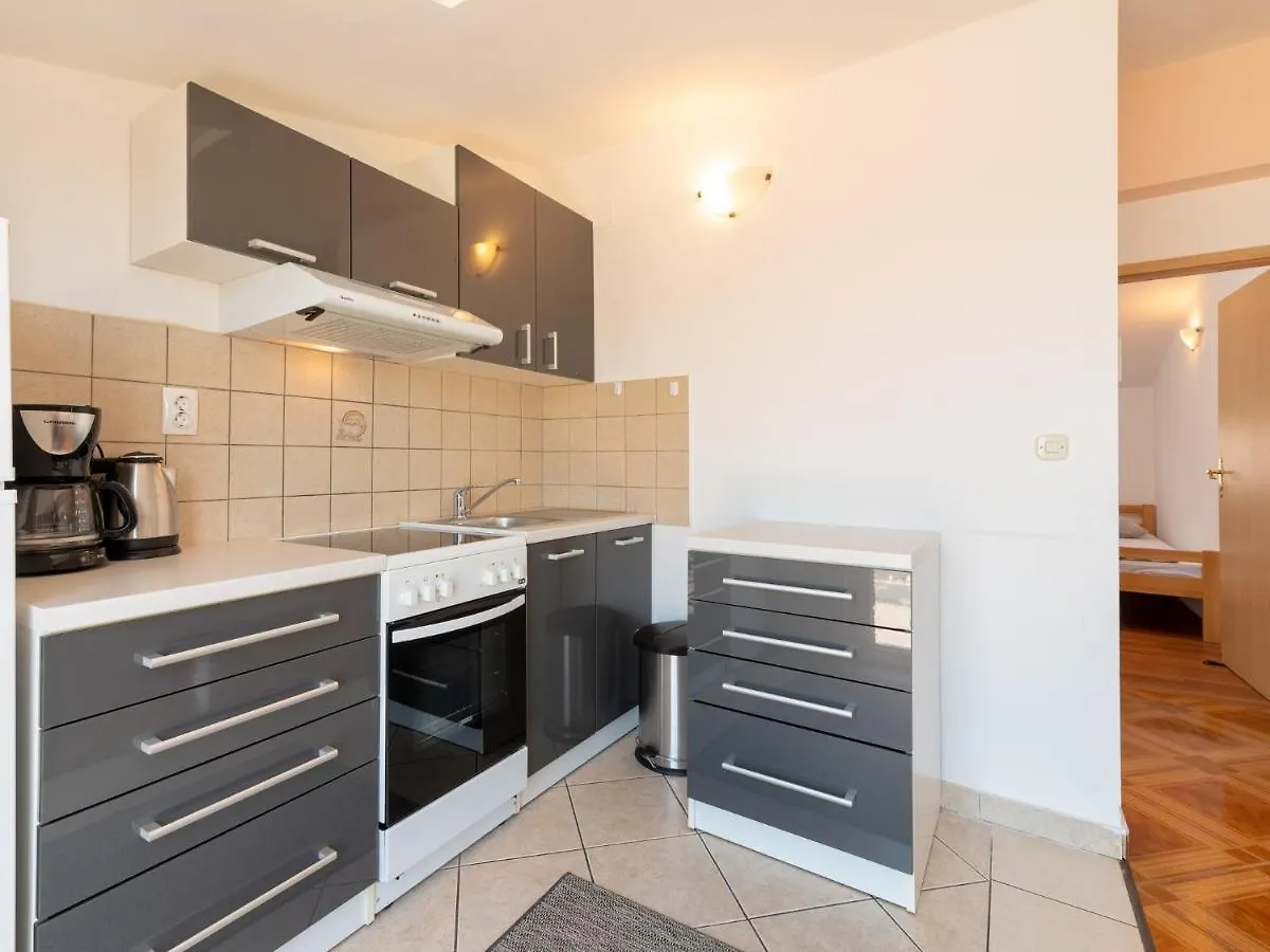 Apartment Siesta Trogir 0*,